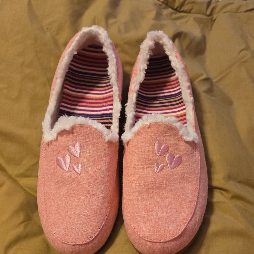 Women's Pink Heart Embroidered Slippers